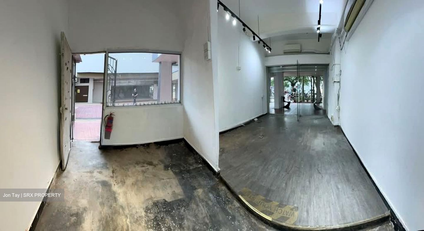 Ang Mo Kio Avenue 6 (D20), Shop House #589749181